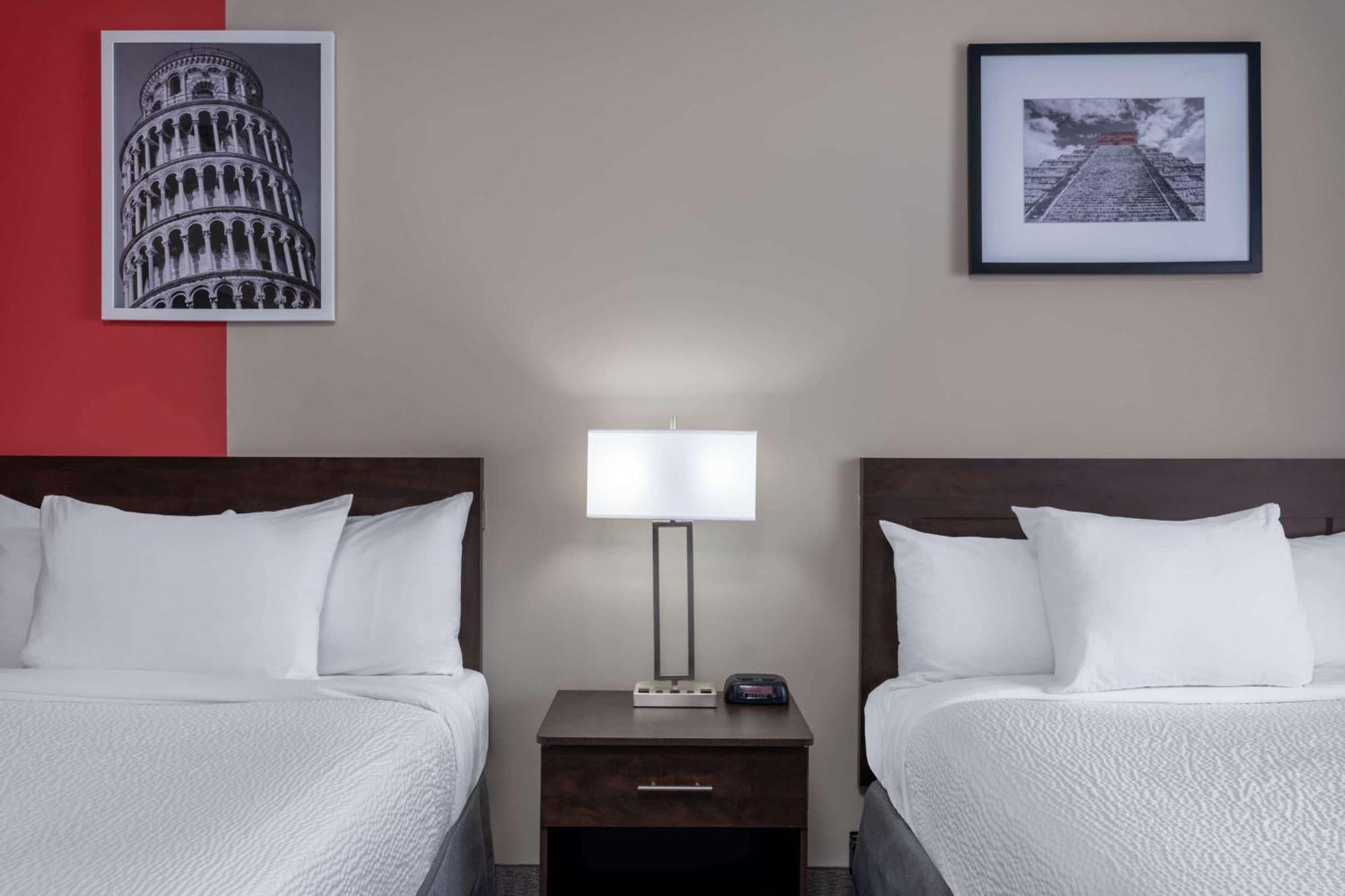 Ramada By Wyndham Thunder Bay Airlane Hotel Exterior foto