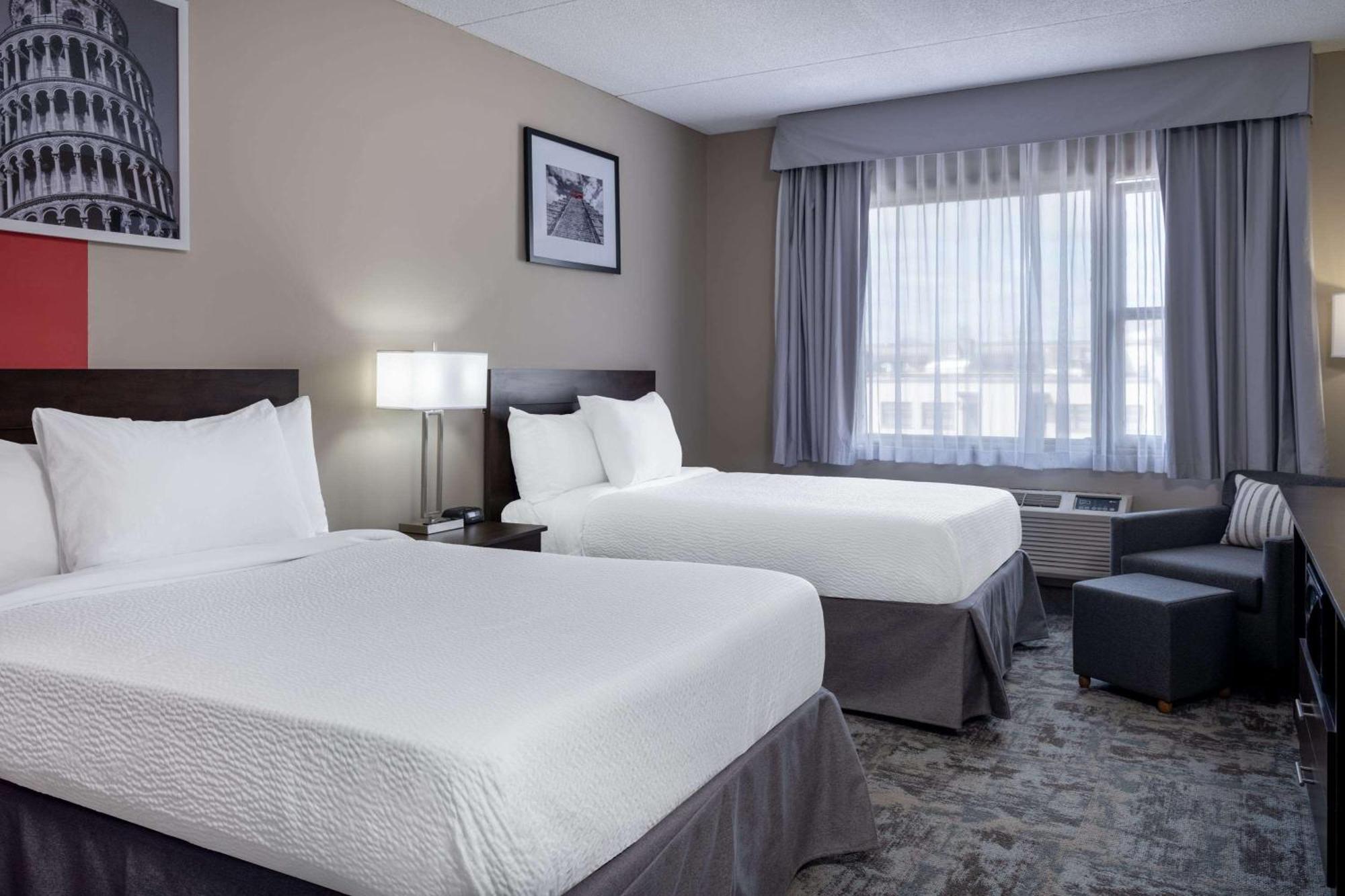 Ramada By Wyndham Thunder Bay Airlane Hotel Exterior foto
